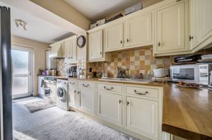 Kitchen breakfast room angle 2- click for photo gallery